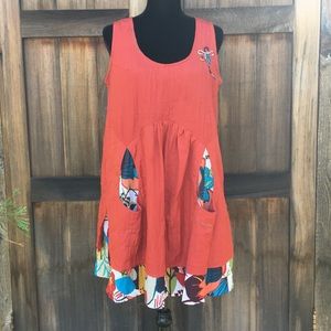 Tara Vao Dress w/flower detail & colorful contrast